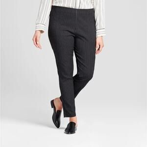 NWT Who Wat Wear jet black stripe cropped high rise stretch pants size 20W .
